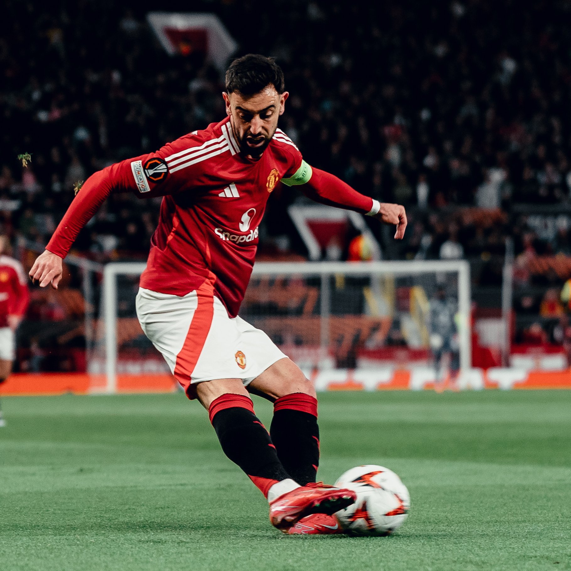 里昂新赛季开门红，球队朝着胜利前进