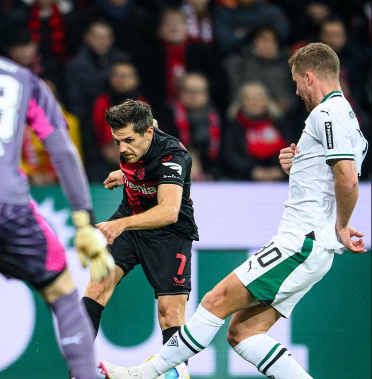 包含狼堡战平门兴格拉德巴赫，难分胜负的词条